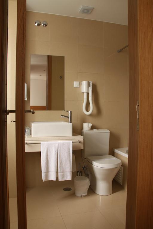 Hotel Zenite Angra do Heroísmo Rom bilde