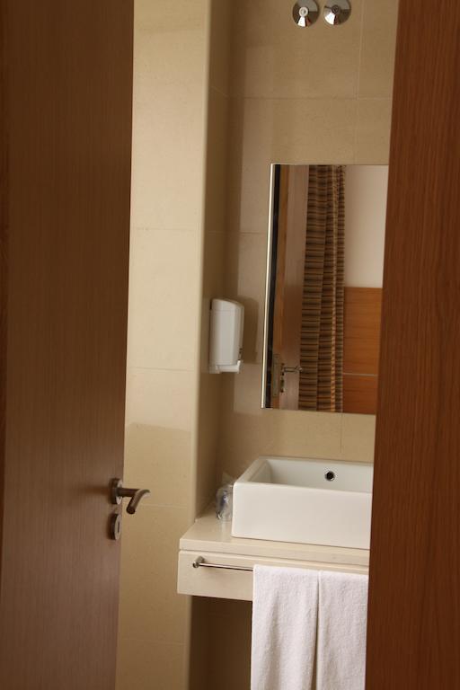 Hotel Zenite Angra do Heroísmo Rom bilde